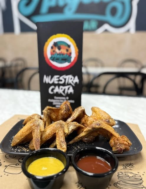 Alitas crujientes de Los Ángeles New Bar